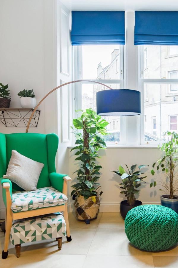 The Plywood Flat, Modern Style In A Traditional Tenement Edimburgo Exterior foto