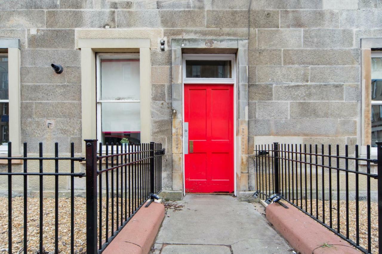 The Plywood Flat, Modern Style In A Traditional Tenement Apartamento Edimburgo Exterior foto